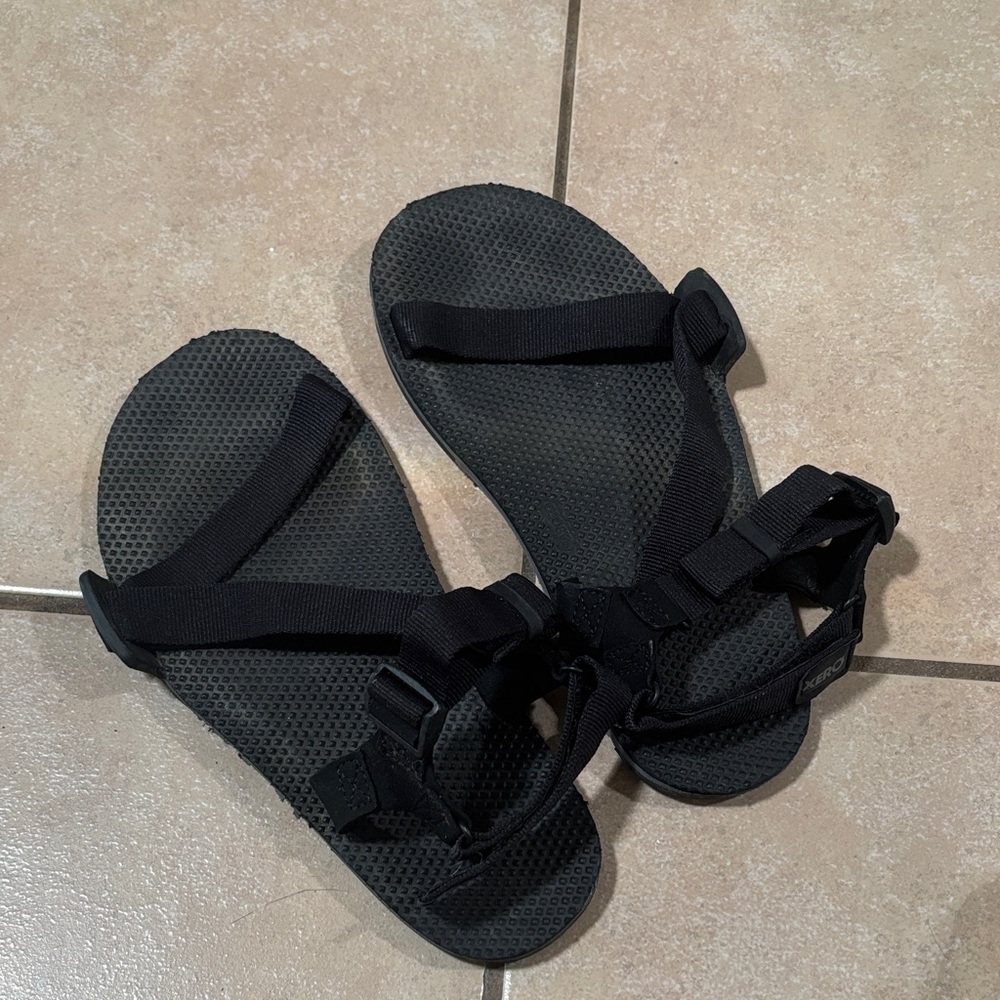 Xero Naboso z strap sandals